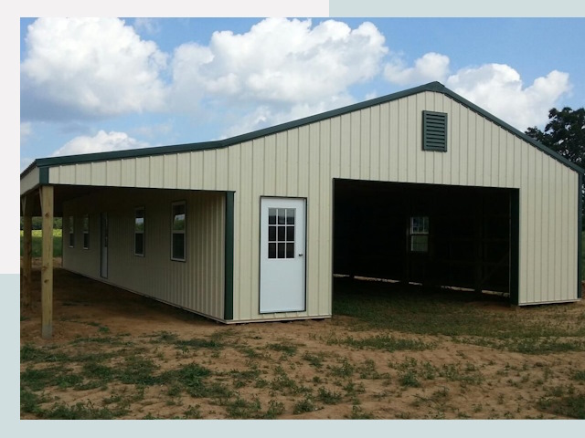 Строительство конюшен в Лесосибирске